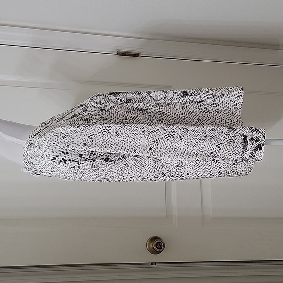 J Crew, Size XS Black, Gray, White Snake Print Button Down Blouse, NEW - Picture 7 of 15